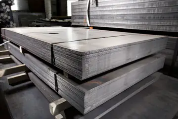 Chapas de aço empilhadas